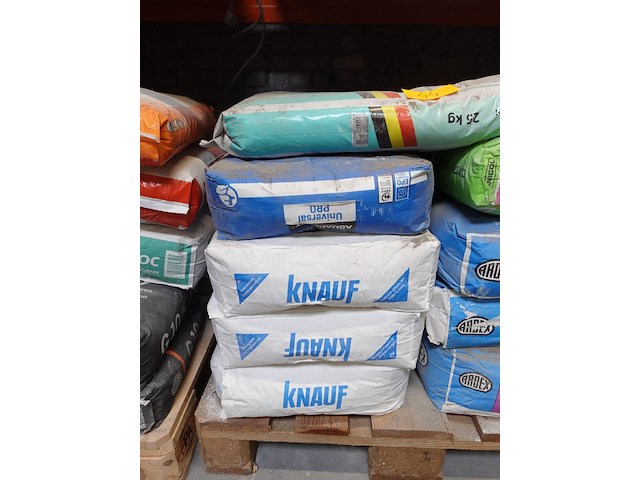 Pallet diverse bouwstoffen - afbeelding 2 van  4