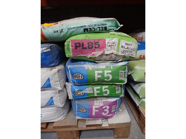 Pallet diverse bouwstoffen - afbeelding 3 van  4