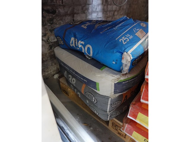 Pallet diverse bouwstoffen - afbeelding 5 van  5