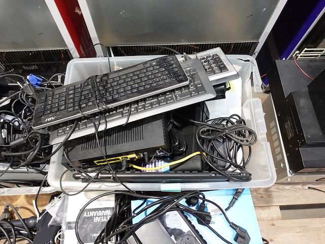 Pallet diverse elektronica - afbeelding 2 van  6
