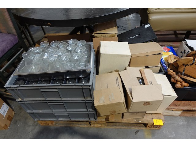 Pallet diverse glazen - afbeelding 1 van  7
