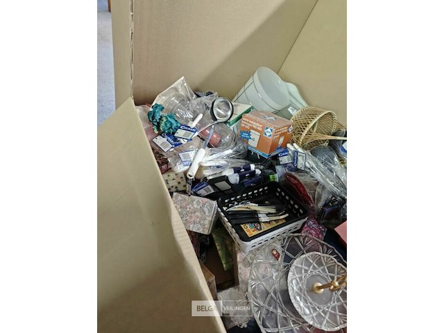 Pallet diverse goederen - afbeelding 2 van  34