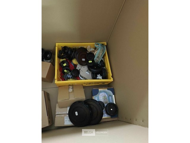 Pallet diverse goederen - afbeelding 11 van  37