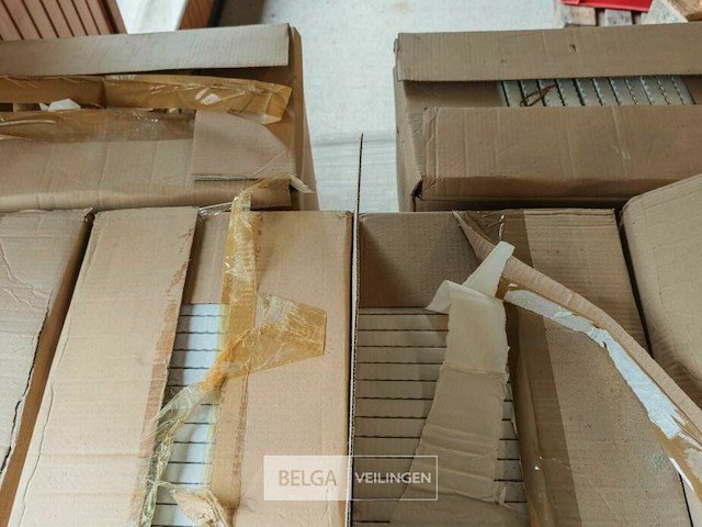 Pallet diverse goederen - afbeelding 25 van  35