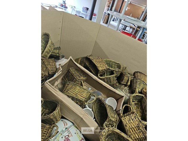 Pallet diverse goederen - afbeelding 21 van  29