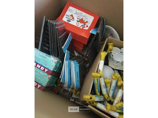 Pallet diverse goederen - afbeelding 25 van  25