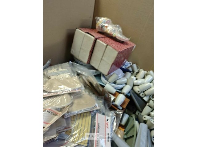 Pallet diverse goederen - afbeelding 10 van  25