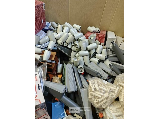 Pallet diverse goederen - afbeelding 11 van  25