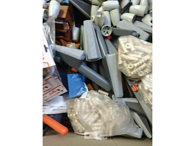 Pallet diverse goederen - afbeelding 14 van  25