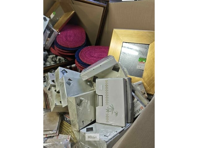 Pallet diverse goederen - afbeelding 17 van  25