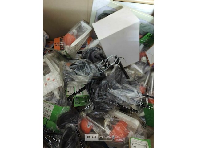 Pallet diverse goederen - afbeelding 2 van  34