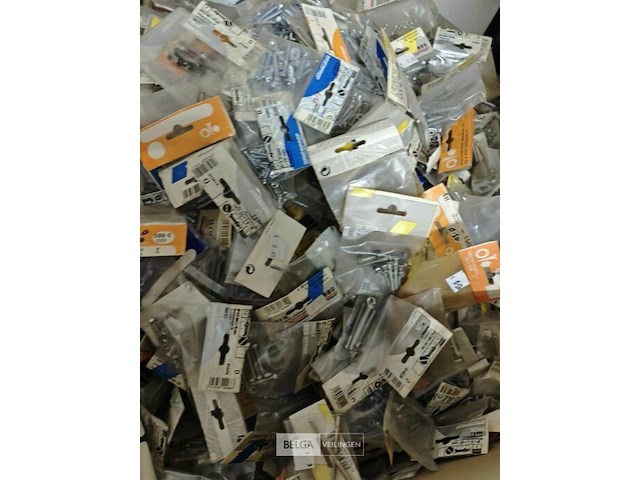 Pallet diverse goederen - afbeelding 14 van  34