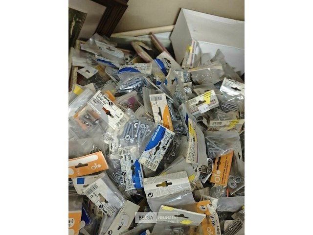 Pallet diverse goederen - afbeelding 15 van  34