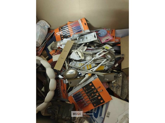 Pallet diverse goederen - afbeelding 31 van  34