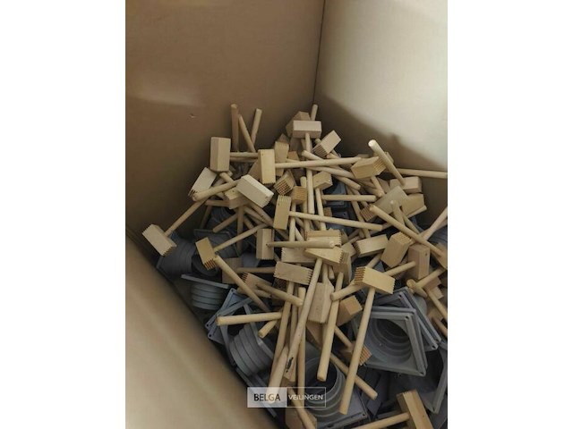 Pallet diverse goederen - afbeelding 32 van  34