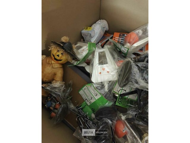 Pallet diverse goederen - afbeelding 34 van  34