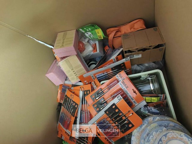 Pallet diverse goederen - afbeelding 16 van  19