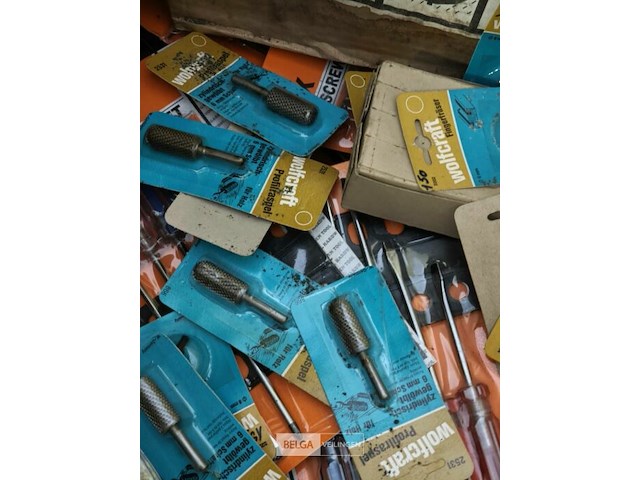 Pallet diverse goederen - afbeelding 17 van  19