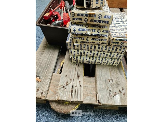 Pallet diverse goederen - afbeelding 3 van  8