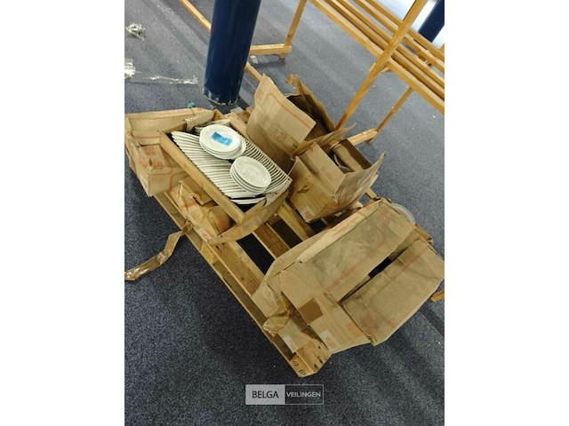 Pallet diverse goederen - afbeelding 2 van  10