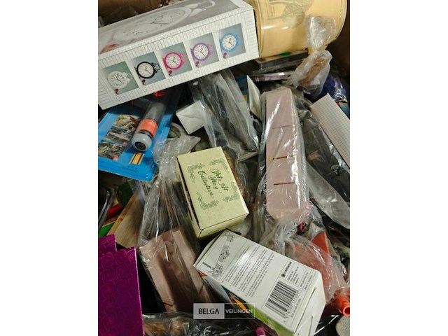 Pallet diverse goederen - afbeelding 3 van  17