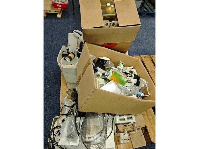 Pallet diverse goederen - afbeelding 5 van  14