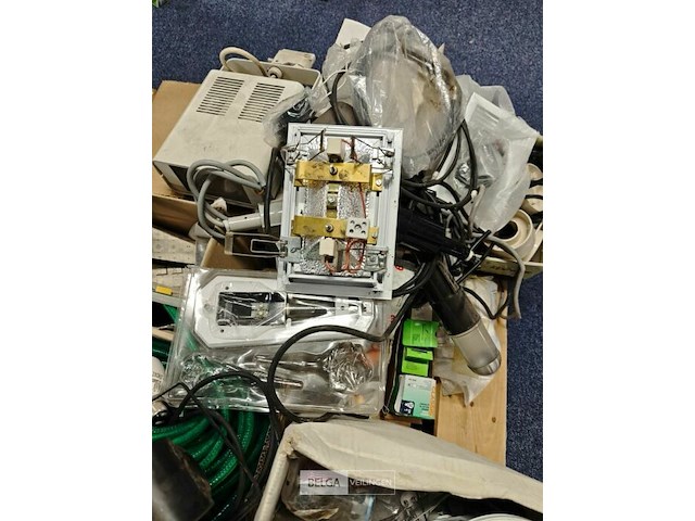 Pallet diverse goederen - afbeelding 10 van  14