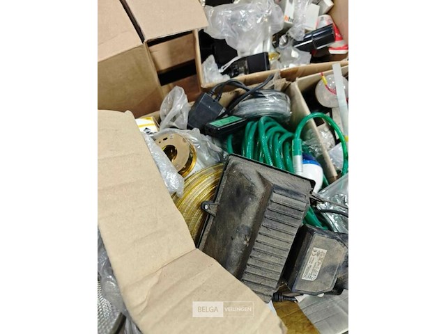 Pallet diverse goederen - afbeelding 12 van  14