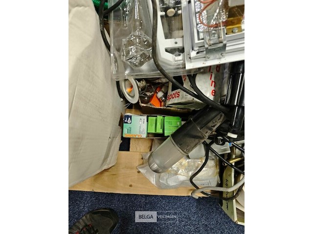 Pallet diverse goederen - afbeelding 13 van  14