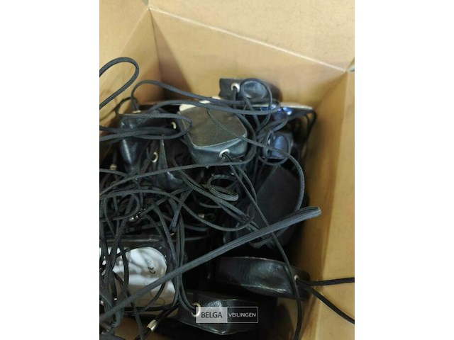 Pallet diverse goederen - afbeelding 15 van  15