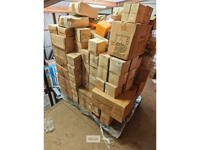 Pallet diverse goederen - afbeelding 10 van  13