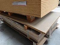 Pallet diverse houten platen - afbeelding 4 van  6