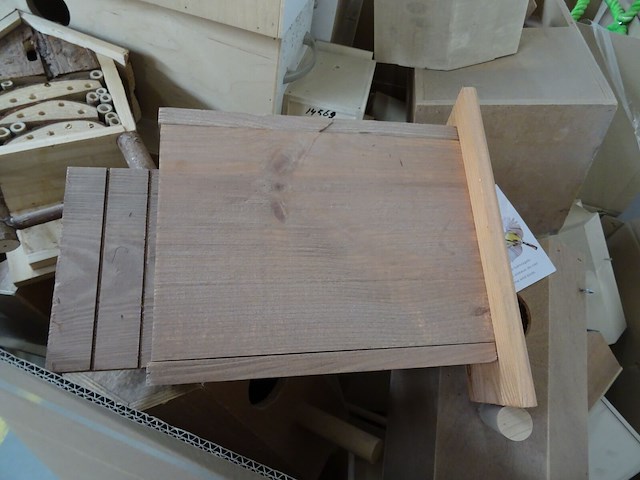 Pallet diverse houten vogelhuisjes - afbeelding 6 van  6