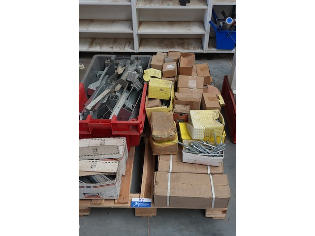 Pallet diverse ijzerwaren - afbeelding 1 van  11