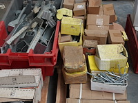 Pallet diverse ijzerwaren - afbeelding 1 van  11