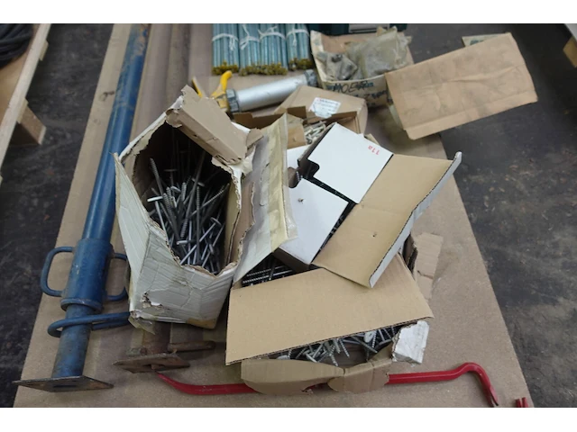 Pallet diverse ijzerwaren - afbeelding 3 van  8