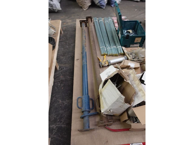 Pallet diverse ijzerwaren - afbeelding 4 van  8