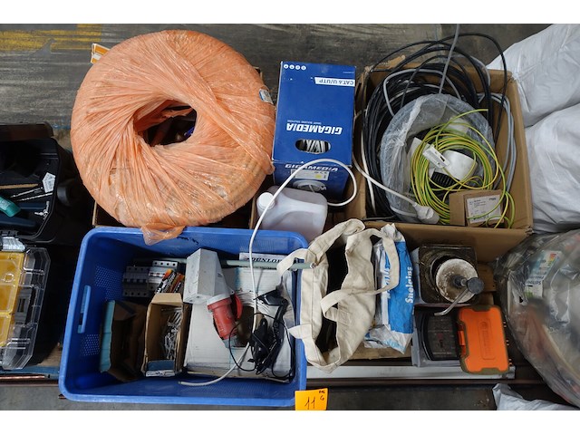 Pallet diverse kabels + toebehoren - afbeelding 1 van  7