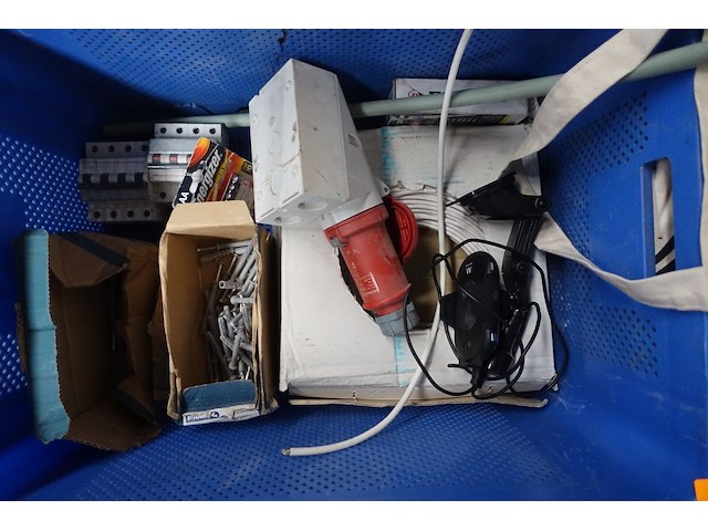 Pallet diverse kabels + toebehoren - afbeelding 2 van  7