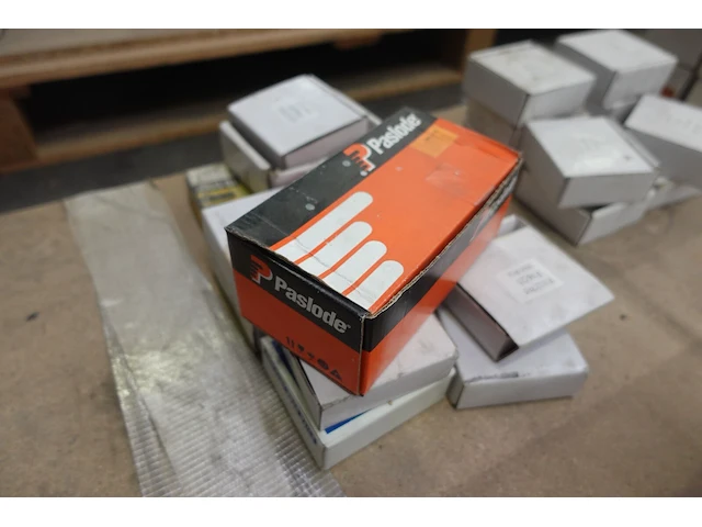 Pallet diverse nagels - afbeelding 8 van  14