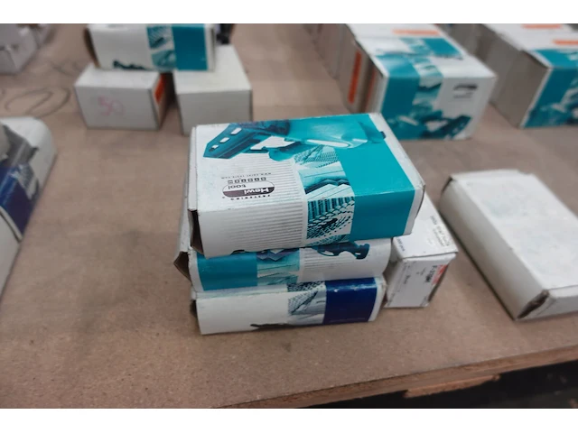 Pallet diverse nagels - afbeelding 14 van  14