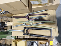 Pallet diverse onderdelen fietsherstelling - afbeelding 4 van  5