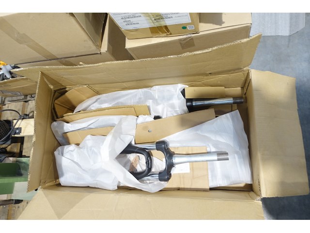 Pallet diverse onderdelen fietsherstelling - afbeelding 5 van  5