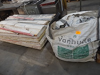 Pallet diverse planken + toebehoren - afbeelding 1 van  5