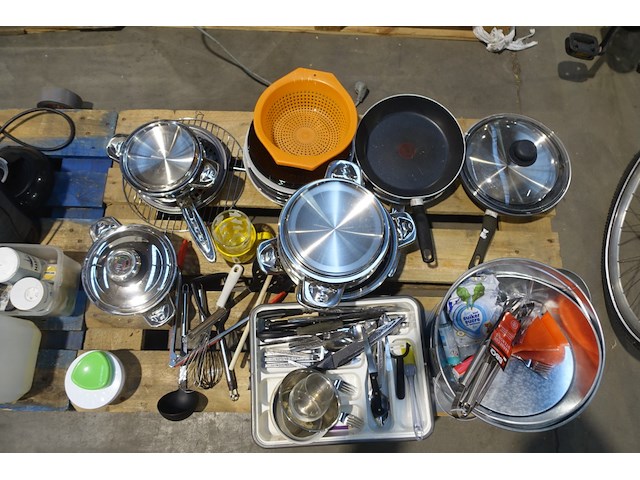 Pallet diverse potten & pannen - afbeelding 1 van  1