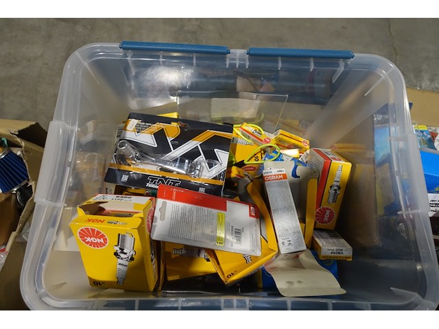 Pallet diverse reserveonderdelen brommer/motoren - afbeelding 2 van  5