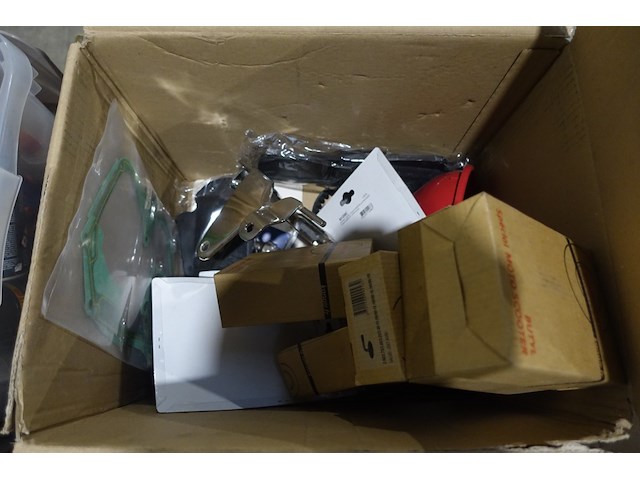 Pallet diverse reserveonderdelen brommer/motoren - afbeelding 2 van  5