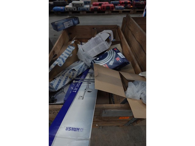 Pallet diverse sanitaire kranen - afbeelding 1 van  4