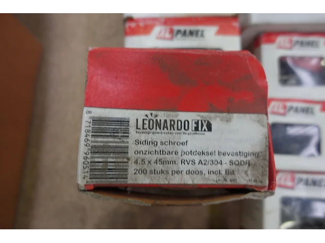 Pallet diverse schroeven inox & gekleurd - afbeelding 4 van  19
