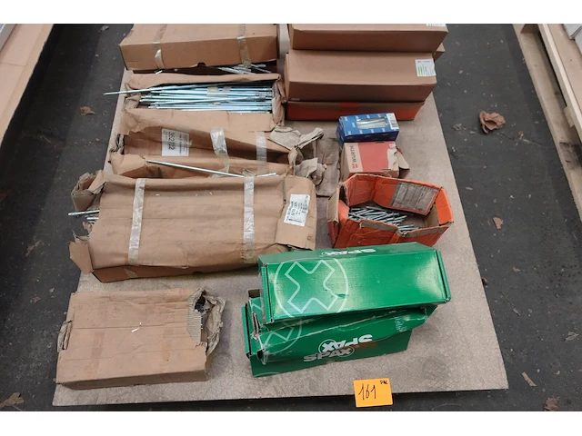 Pallet diverse schroeven inox & gekleurd - afbeelding 12 van  19